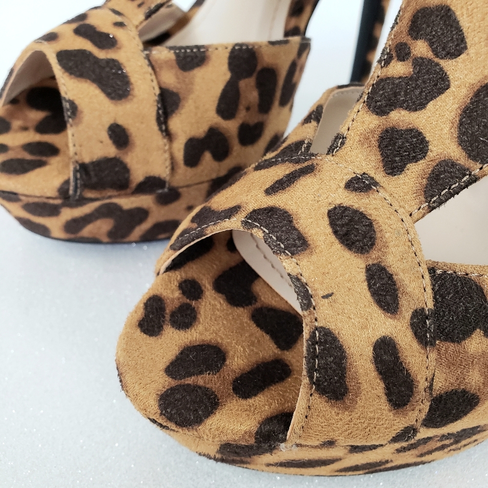 Sky High & Super Sexy Animal Print Platform Stiletto Heels, Peeptoe Sz 5.5 - Picture 8 of 9